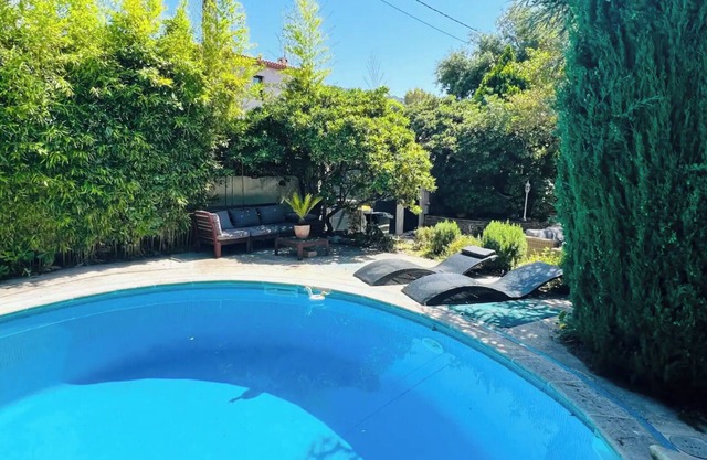 Large villa with garden by the sea, 8th POINTE ROUGE