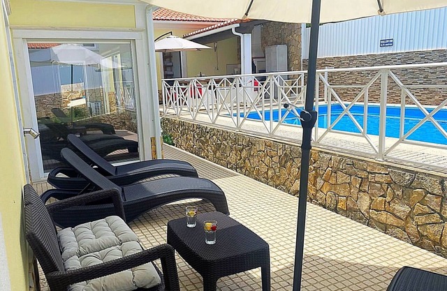 Large Villa with Private Heated Pool - Ericeira Centre 5 mins/Lisbon 40 mins