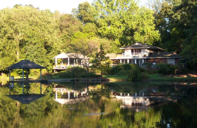 Large Waterfront Home Nestled in Bamboo Forest with Private Pool, Burlington NC