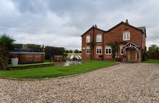 Large Welsh Cottage Jubilee House