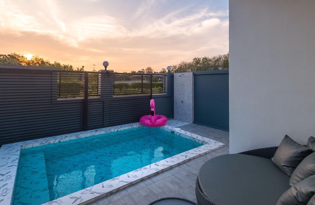 Lark Pool Villa Krabi (1 BDR) - 5 min from Aonang Beach