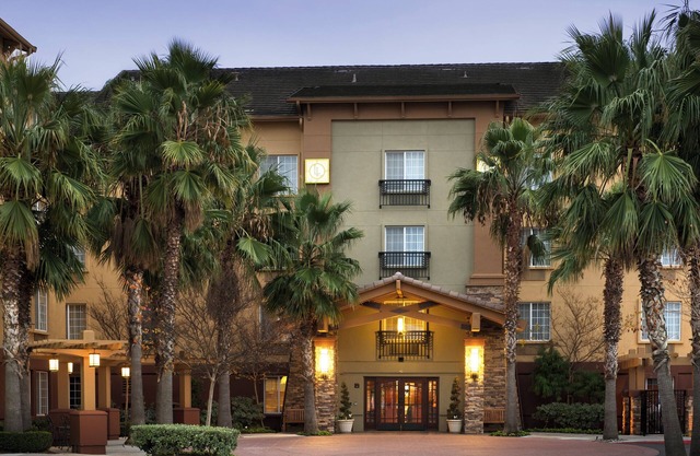 Larkspur Landing Extended Stay Suites Hillsboro