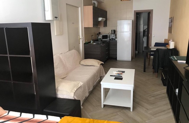 Larra: The best option for visiting Warner, Madrid and Toledo