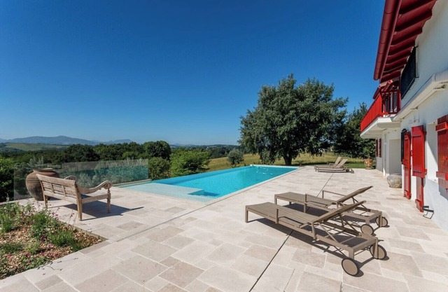 LARREISTA - Superb Basque farmhouse with swimming pool and panoramic view