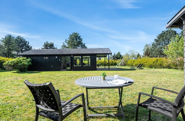 "Lars" - 250m from the sea by Interhome