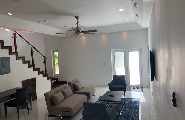 Las Casitas near to Airport, Beaches, Shops, Restaurants, Resorts and Scuba.
