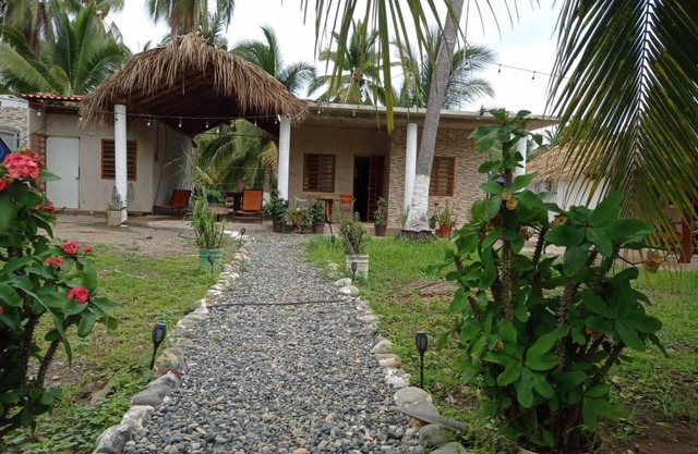 Las Palmas House La Saladita Beach
