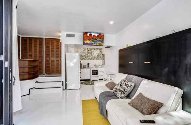 Las Olas Hammocks Unit 3 By PMI