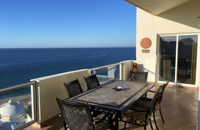 Las Palmas Resort at Sandy Beach: Condo Grande 704