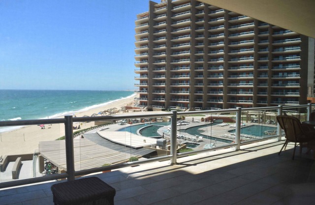Las Palomas Golf & Seaside Resort, Spectacular 2b/2b Oceanfront Coronado 306