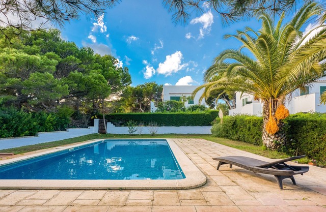 Las Violetas, charming house with large garden and swimming pool, next to the beach.