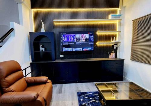 Lasalle House - 4- storey entire house with rooftop 200 sqm Suvarnabhumi airport ,BTS
