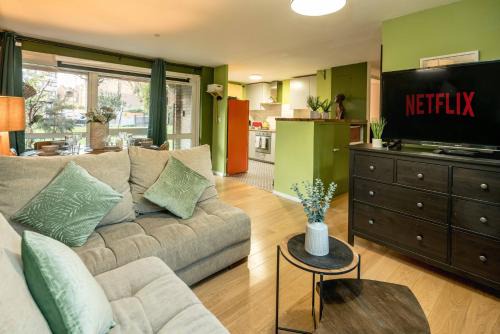Last Min Sale Today 30 Percent Off! Stylish Cosy home in London Bridge w Parking&Netflix-GeniusOffer-MobileOffer!