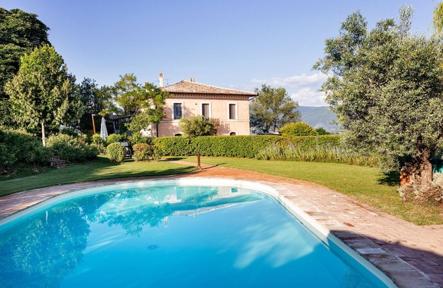 Last minute offer July/August in High quality Villa with private pool in Umbria