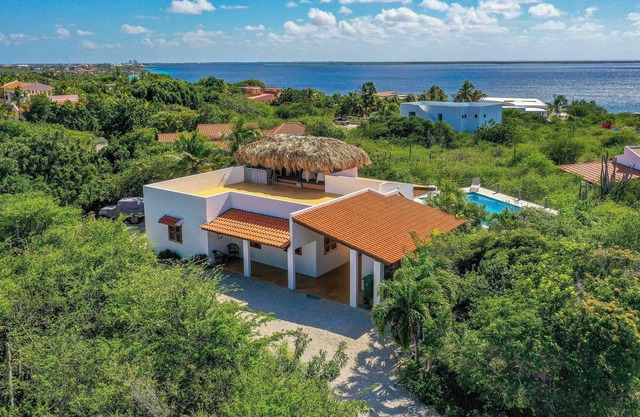 Latitude Adjustment - Ocean View, Surrounded by Bonaire Nature!