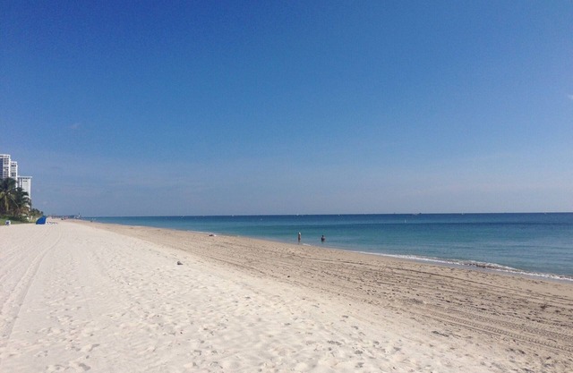 Lauderdale By The Sea Beachfront Studio