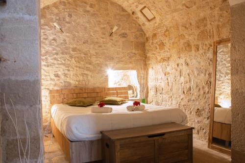 Laura stone room