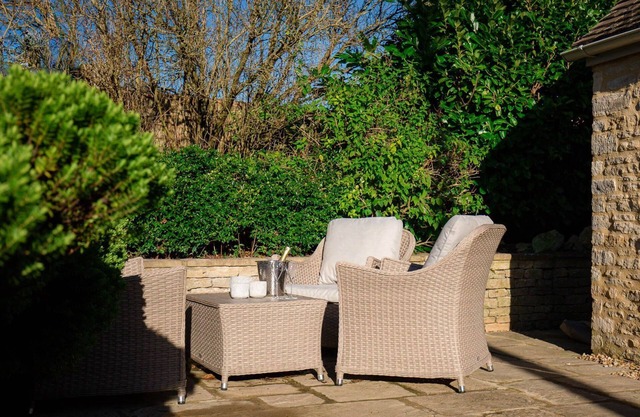 Laurel Cottage - sleeps 4 guests in 2 bedrooms