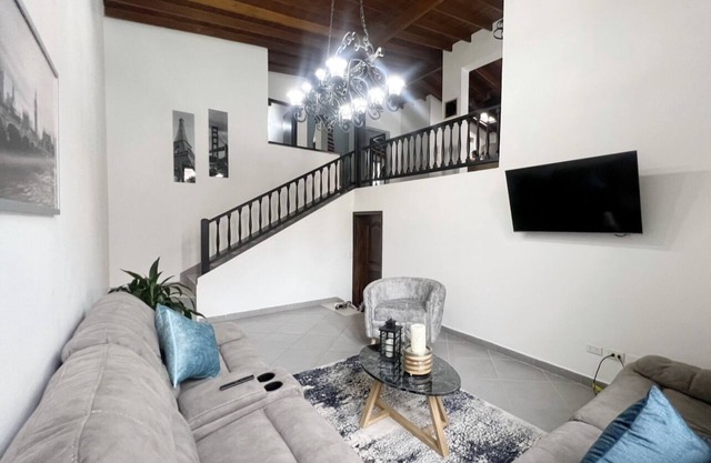Laureles House
