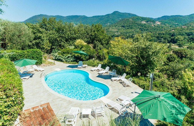 Lavanda Apartment with Mountain View, Terrace, Shared Pool and Wi-Fi