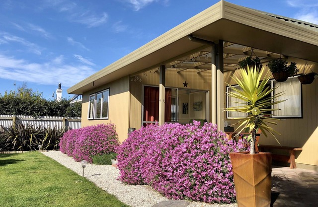 Lavender Studio at the foot of the Richmond Hills.