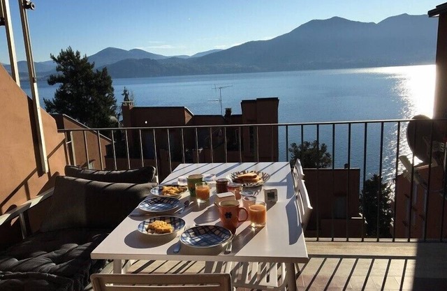 Lavinia apartment in Oggebbio with lake view
