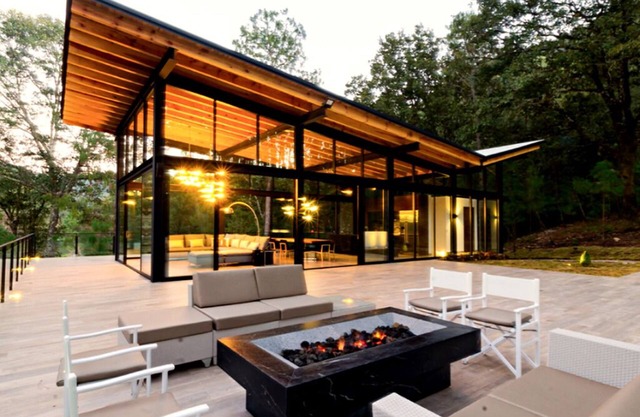 Lavish 4 Bedroom Chalet on Private Lake Resort