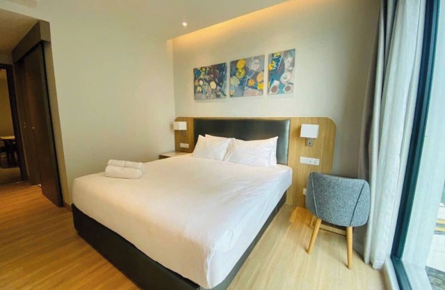 Lavish 8-bedroom Apartment in wonderful HCMC with Pool,Gym & Bathtub ZENITY