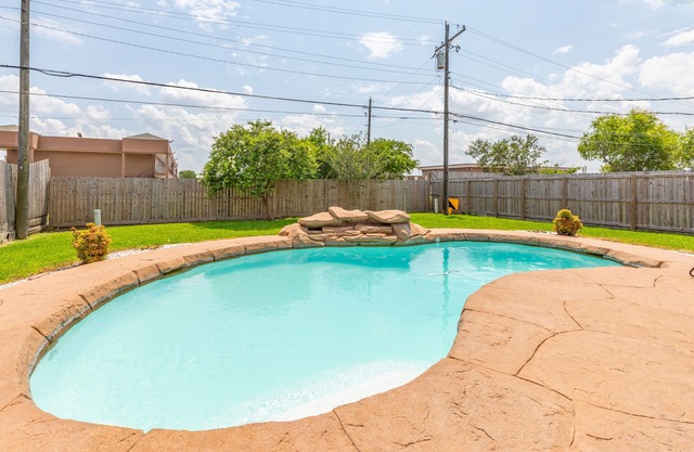 Lavish Living on 37 W/Private Pool - Heated Pool Optional
