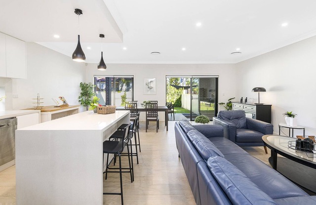 Lavish Modern Home Close to Sydney Olympic Park & Parramatta CBD