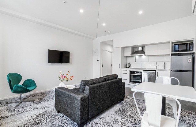 Layard Apartments 513 - West Auckland Apartment