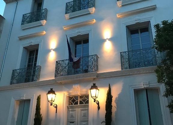 LAZARE Maison de Maître , appartements de standing avec parking privatif à seulement 7 minutes à pied du centre historique de Béziers