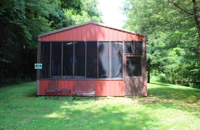 Lazy Lane Cabins - Creekside