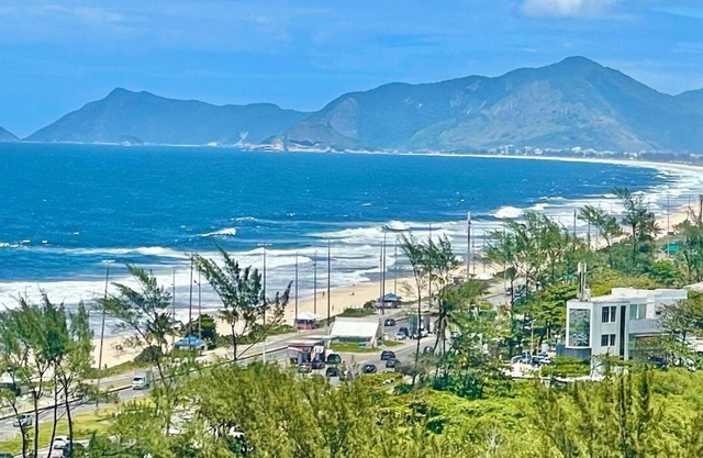 LB - RJ61 Apt RHR 02 suites Vacation Rentals