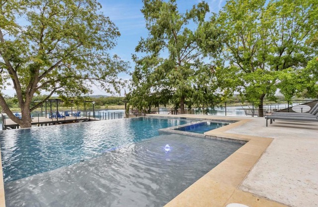 LBJ Bliss Retreat Heated Pool Hot Tub Game Rooms