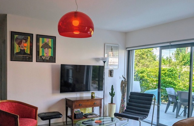 "Le 43" Terrace, garden, 2 garages. Pets welcome.