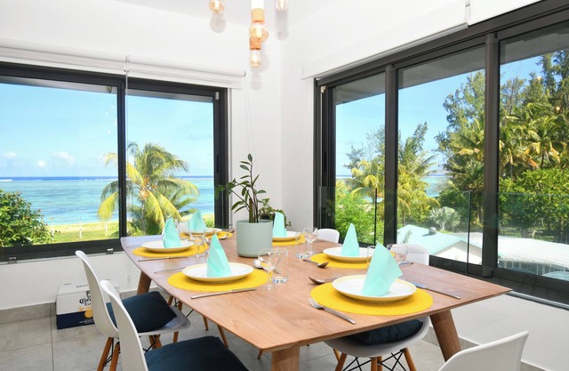 Le Bergamote apartment with pool on an infinity beach