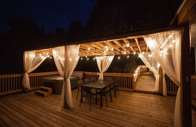 Le Botanique | lake access | hot tub | fire camp