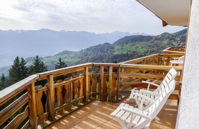 Le Bristol C54 by Interhome