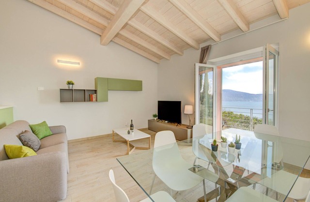 Le Casette - Casaliva with pool and lake view