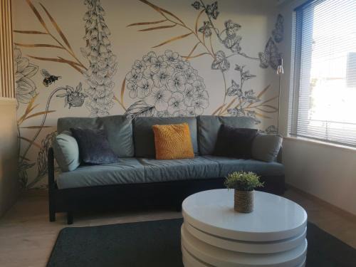 Le Château des Abeilles - appartement récemment rénové - proche centre village et route des vins