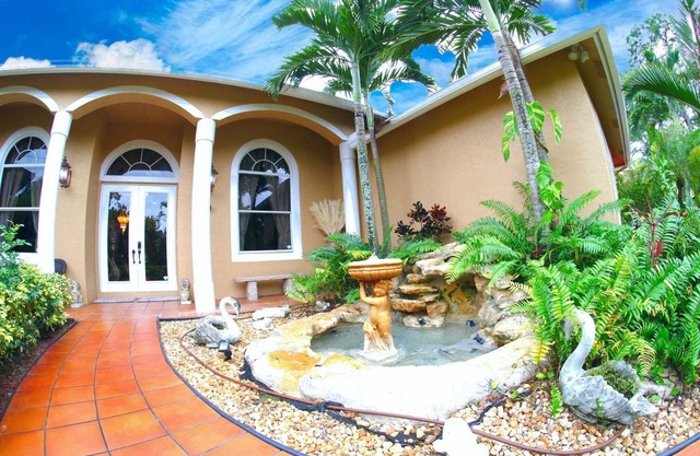 LE CHALET Private Luxury house in Loxahatchee FL