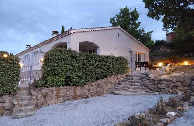 Le Chêne: large holiday home with private swimming pool