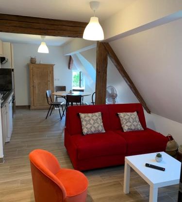 LE CLOCHER " Sous les combles" PARKING GRATUIT