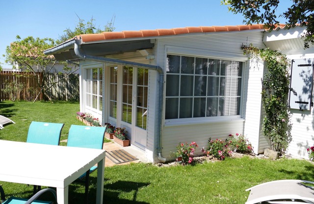 Le Cottage, house with garden 300 meters from the beach