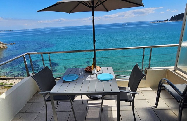 LE GIUNTA Apartment direct access to the beach 3* Wifi free