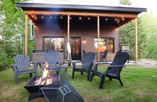 Le Huard - Waterfront Cabin with Spa