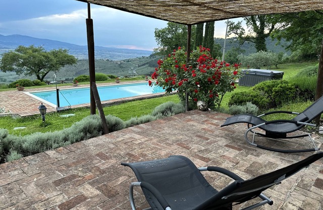 Le Logge di Silvignano - Apartment Loggiato I - Private XV Century Loggia - Pool