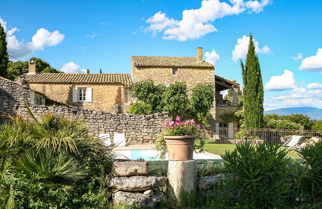 Le Mas de Marie, in Drôme Provençale, a 100% natural parenthesis