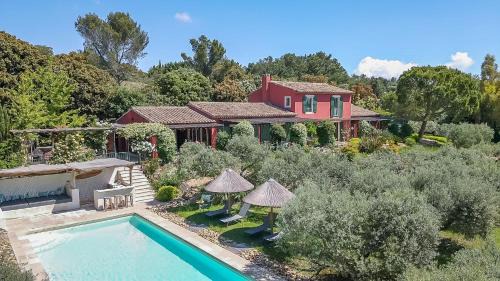 Le Mas Elaïa, votre havre familial avec piscine privée